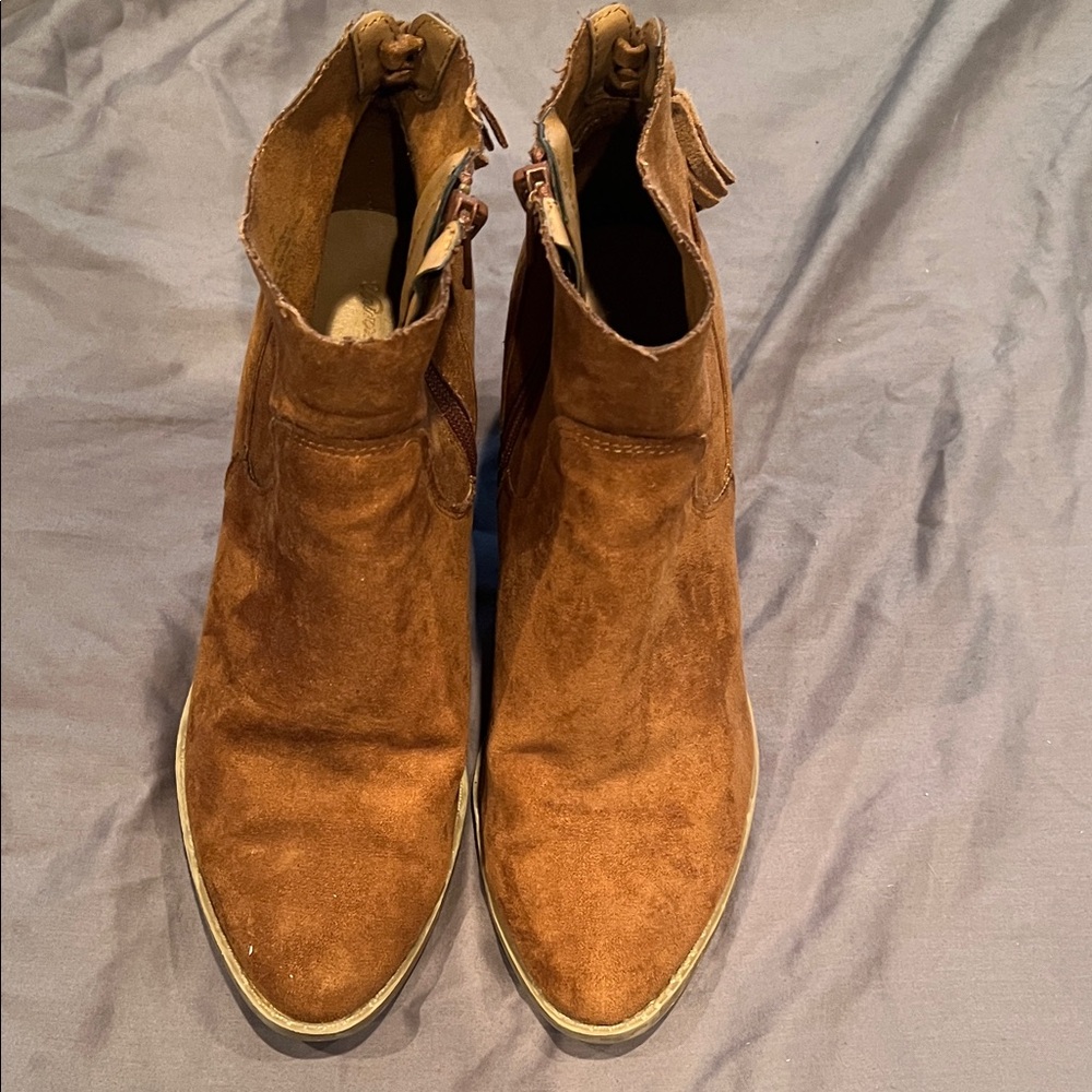 Universal Thread Tan Suede Ankle Booties